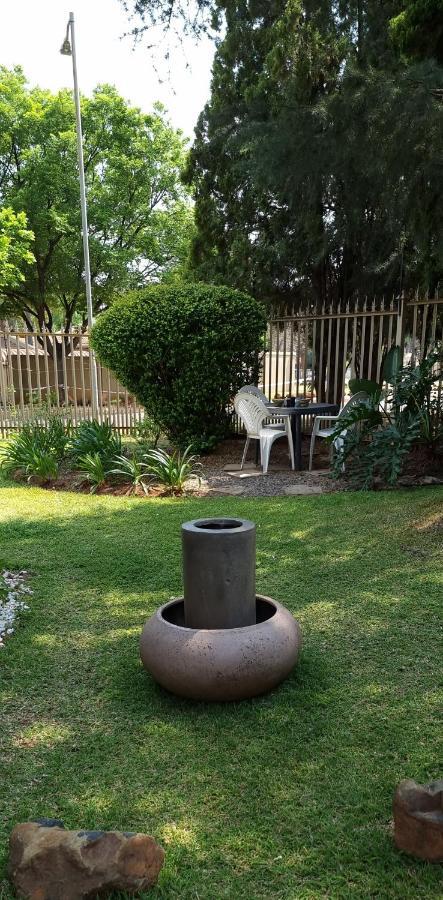 Atterbury Self Catering Studios Pretoria-Noord Εξωτερικό φωτογραφία